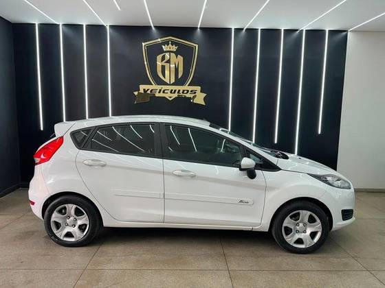 FORD FIESTA 1.5 S HATCH 16V FLEX 4P MANUAL FORD FIESTA 1.5 S HATCH 16V FLEX 4P MANUAL